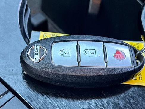 Used 2021 Nissan Rogue S FWD image 26