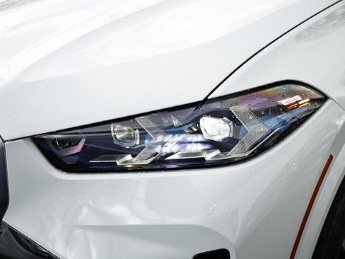 Used 2025 BMW X5 xDrive50e w/ Executive Package image 12