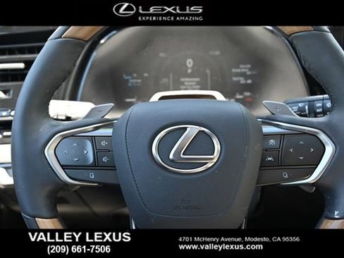 Used 2025 Lexus RX 350 AWD/4WD image 11