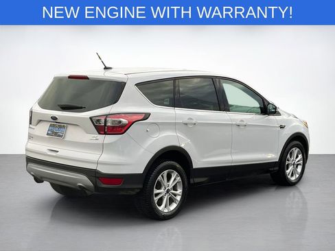 Certified 2017 Ford Escape SE image 3