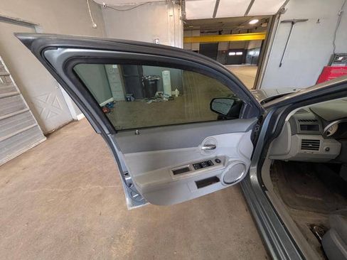 Used 2008 Dodge Avenger R/T FWD image 19