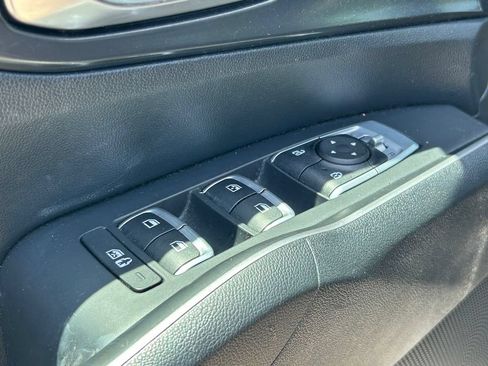 Used 2021 Kia Sorento S w/ Panoramic Sunroof Package FWD image 23