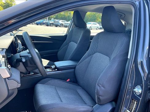 Used 2025 Toyota Camry LE w/ Convenience Package AWD/4WD image 23