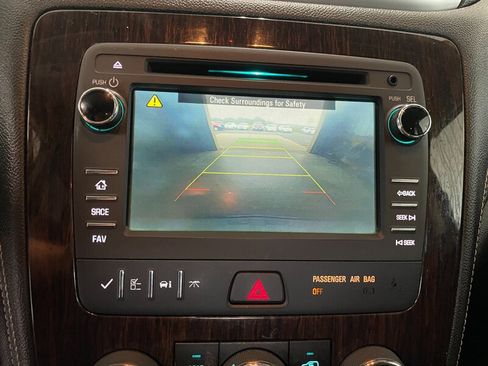 Used 2016 Chevrolet Traverse LT w/ Style and Technology Package FWD image 13