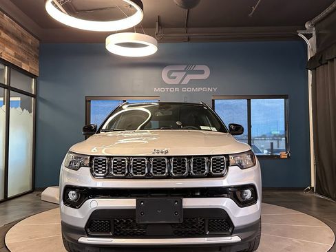Used 2024 Jeep Compass Limited AWD/4WD image 8