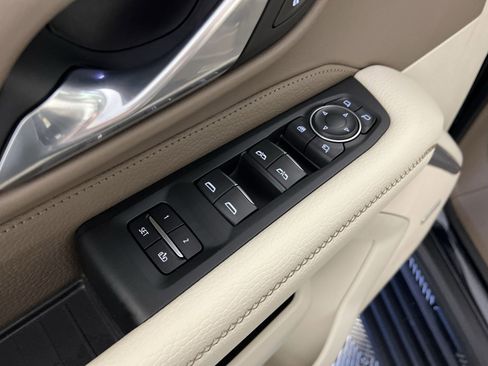 Used 2021 GMC Yukon XL Denali image 15