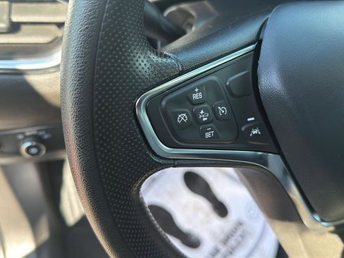 Used 2023 Chevrolet Equinox LS FWD image 17