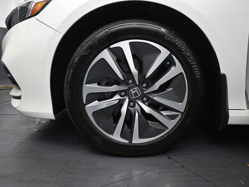 Used 2018 Honda Accord Touring image 36