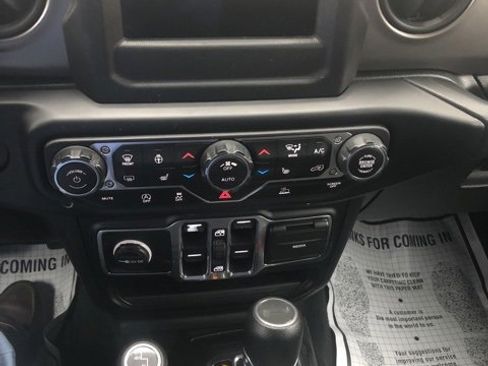 Used 2021 Jeep Wrangler Unlimited Willys image 3