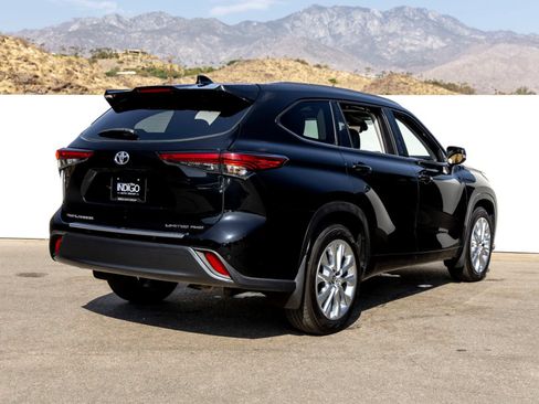 Used 2023 Toyota Highlander Limited AWD/4WD image 7