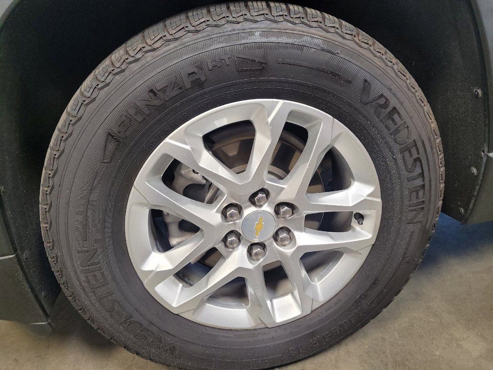 Used 2022 Chevrolet Traverse LS FWD image 31