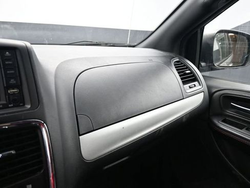 Used 2018 Dodge Grand Caravan GT image 26