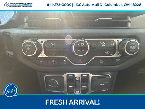 Used 2025 Jeep Gladiator Sport AWD/4WD image 25