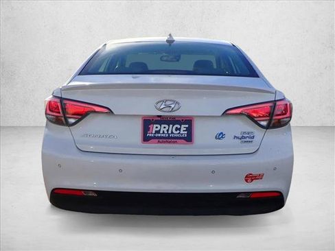Used 2017 Hyundai Sonata Limited image 3