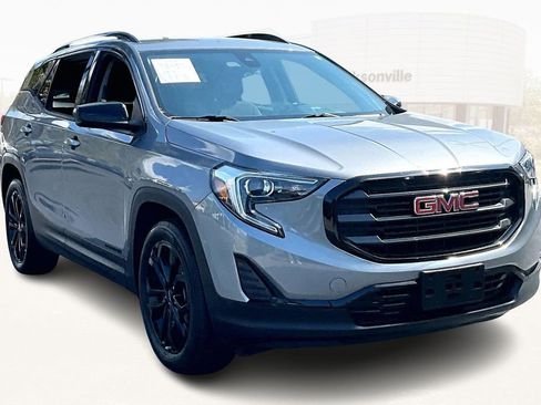 Used 2020 GMC Terrain SLE w/ Driver Convenience Package image 3