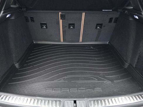 Used 2026 Porsche Macan AWD/4WD image 25