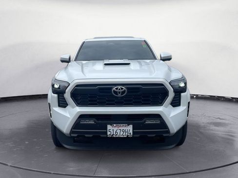 Used 2025 Toyota Tacoma TRD Sport image 3