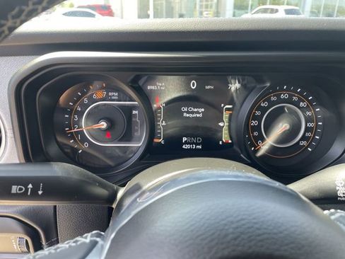 Used 2025 Jeep Wrangler Unlimited Sahara AWD/4WD image 20