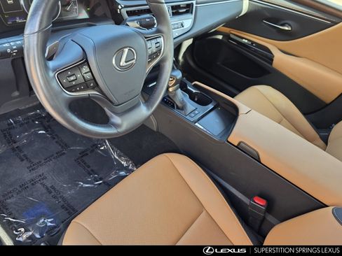 Used 2025 Lexus ES 300h w/ Premium Package FWD image 14