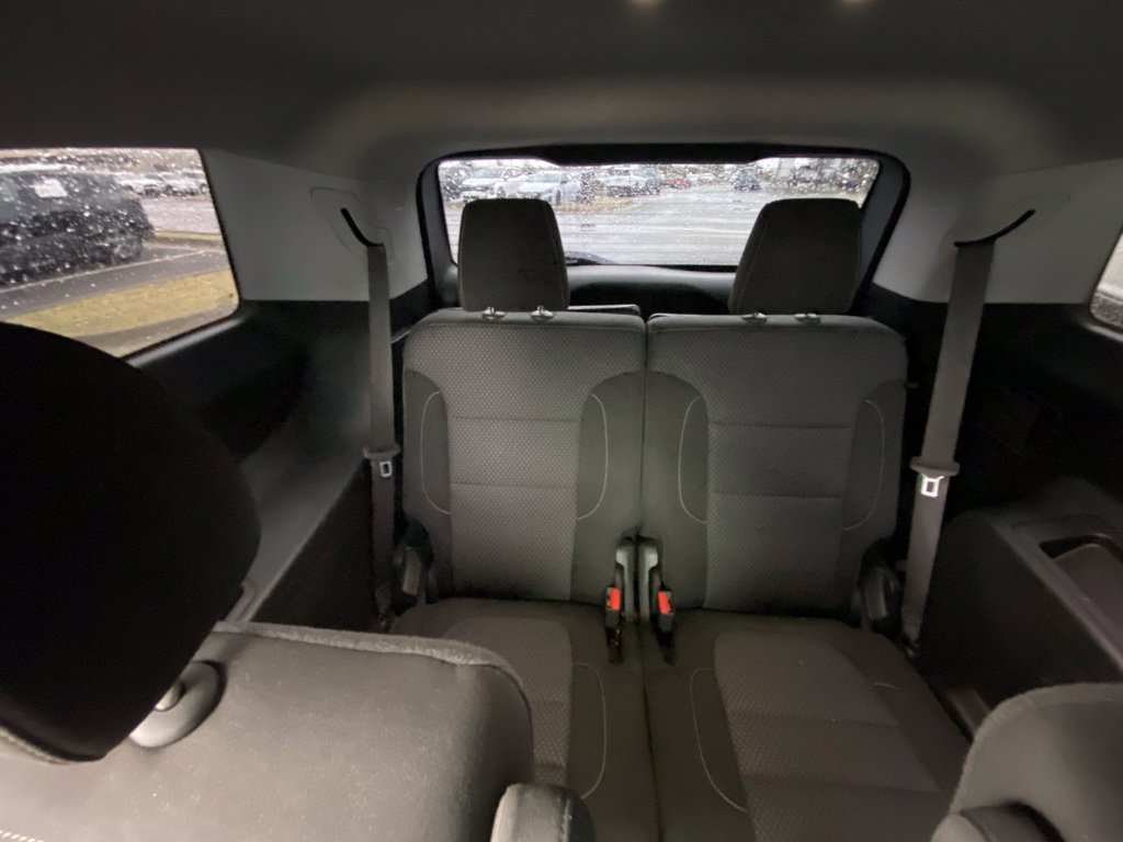 Used 2022 GMC Acadia SLE w/ Driver Convenience Package FWD image 25