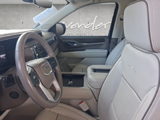 Used 2022 GMC Yukon XL Denali w/ Denali Ultimate Package AWD/4WD image 24