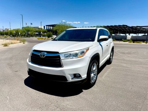 Used 2015 Toyota Highlander Limited Platinum AWD/4WD image 2