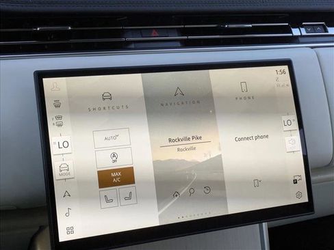 Used 2024 Land Rover Range Rover Long Wheelbase SE image 11