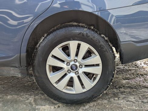 Used 2019 Subaru Outback 2.5i Premium image 11