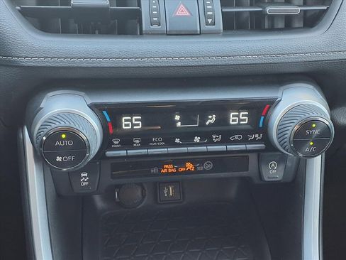 Used 2023 Toyota RAV4 XLE Premium image 18