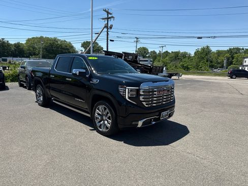 Used 2023 GMC Sierra 1500 Denali w/ Denali Reserve Package AWD/4WD image 7