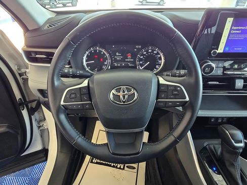 Used 2023 Toyota Highlander LE image 16
