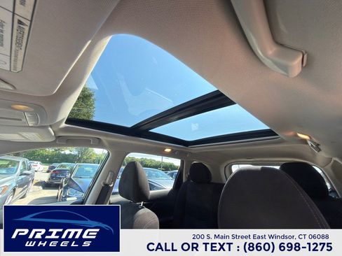 Used 2014 Nissan Rogue SV w/ SV Family Package AWD/4WD image 23