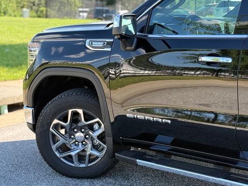 New 2026 GMC Sierra 1500 SLT w/ SLT Premium Plus Package AWD/4WD image 8