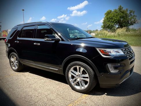 Used 2016 Ford Explorer Limited w/ Equipment Group 301A AWD/4WD image 7