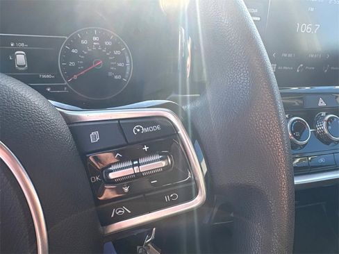 Used 2023 Kia Sorento LX image 23