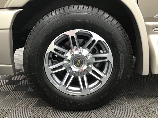 Used 2023 Chevrolet Express 2500 RWD image 15