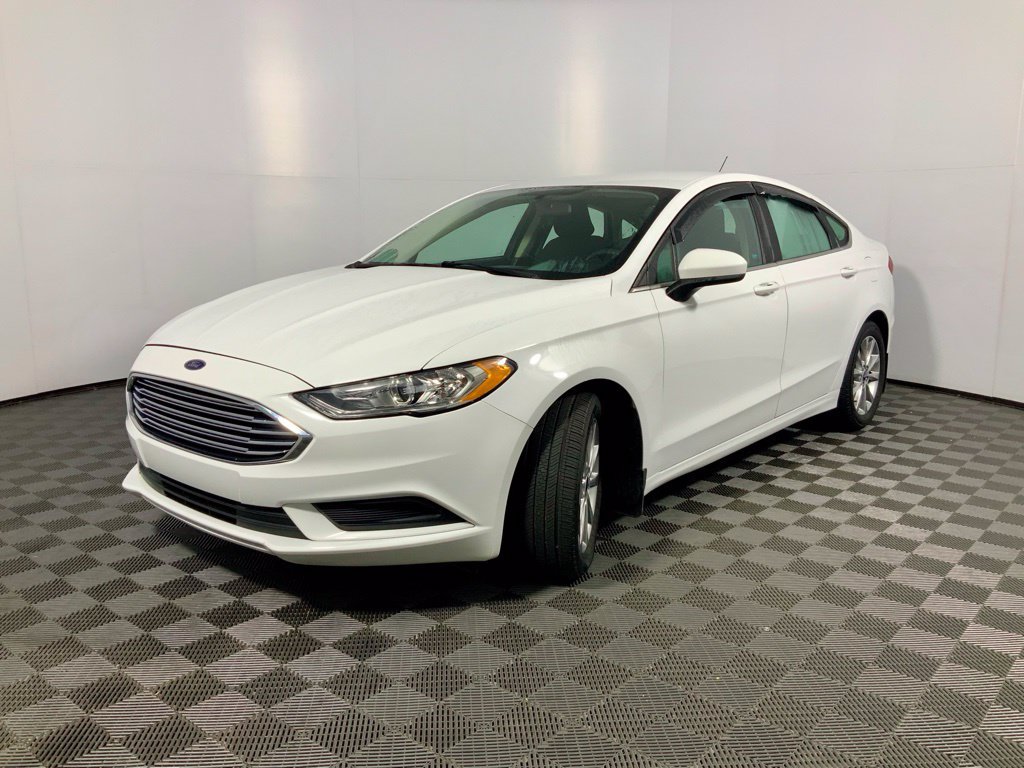 Used 2017 Ford Fusion SE FWD image 5