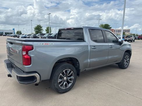 Used 2023 Chevrolet Silverado 1500 LT AWD/4WD image 4