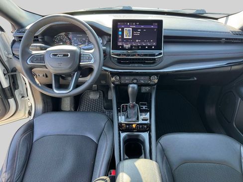 Used 2024 Jeep Compass Trailhawk image 13