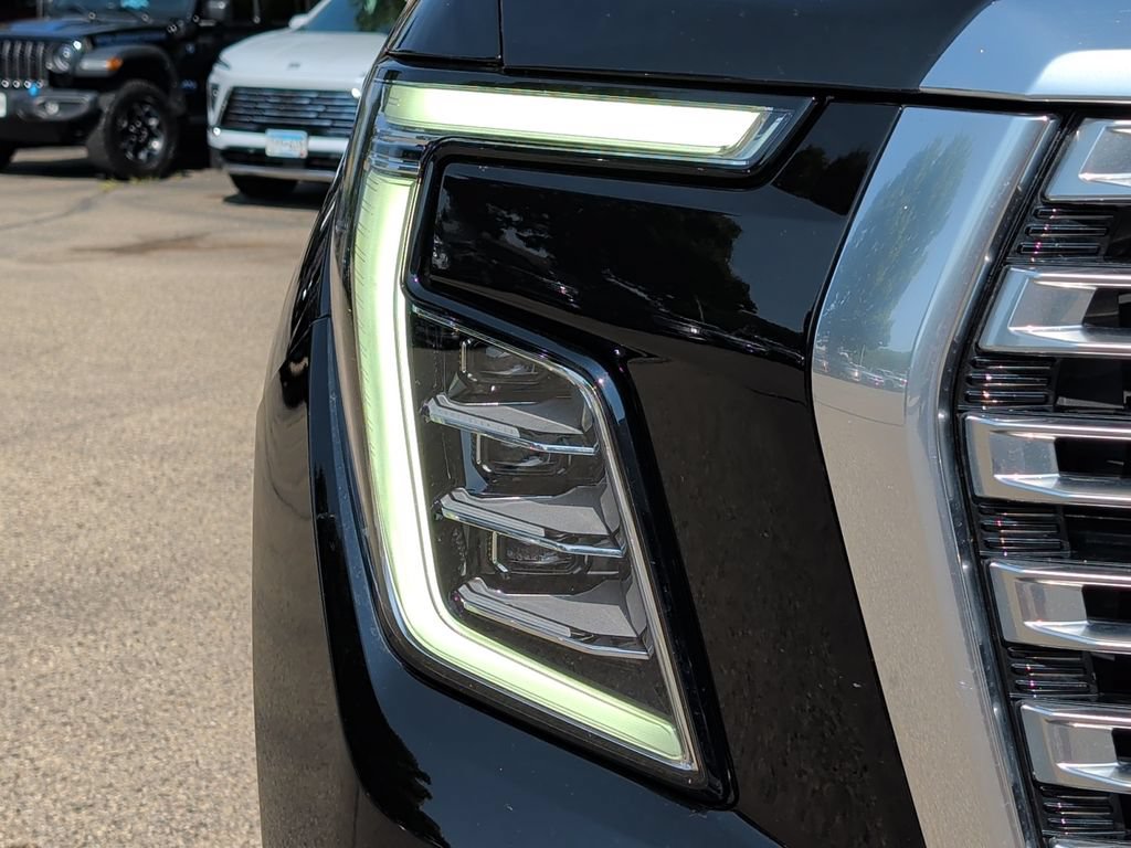 Used 2025 GMC Yukon XL Denali AWD/4WD image 44