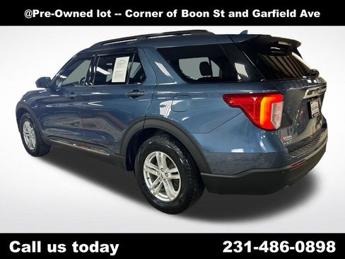Used 2020 Ford Explorer XLT w/ Comfort Package AWD/4WD image 3