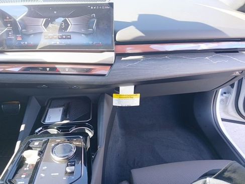 New 2026 BMW 530i w/ M Sport Package RWD image 19