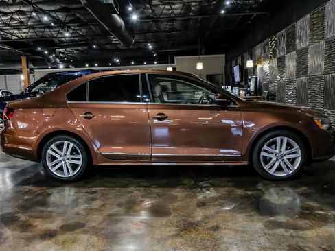 Used 2017 Volkswagen Jetta SEL FWD image 8