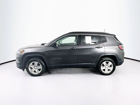 Used 2022 Jeep Compass Latitude AWD/4WD image 4