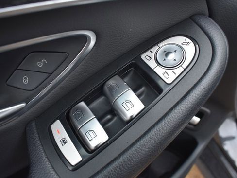 Used 2022 Mercedes-Benz GLC 300 image 13