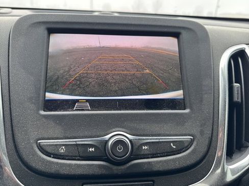 Used 2021 Chevrolet Equinox LT image 11