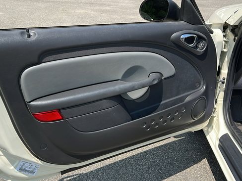 Used 2005 Chrysler PT Cruiser GT image 11