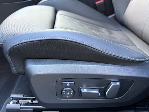 Used 2025 BMW X3 xDrive30i w/ Premium Package image 14