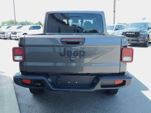 New 2025 Jeep Gladiator Sport image 8