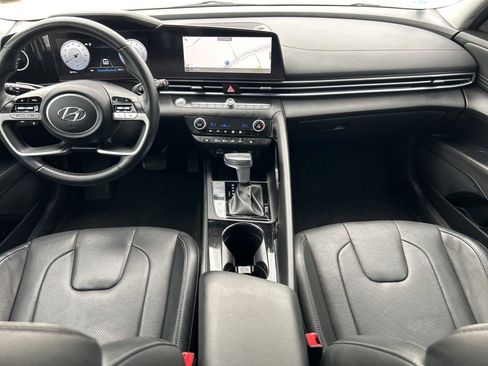 Used 2022 Hyundai Elantra Limited image 18